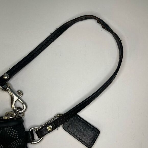 Coach Wristlet Black - Picture 7 of 16